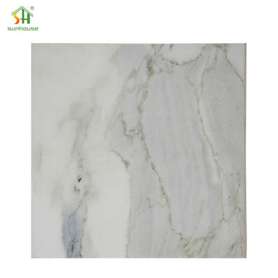 سعر جيد 4x8 الميلامين الخشب المنسق اللوحة الأوكالبتوس الخشب الأساسي مخصصة للأثاث ورق الخشب الانترنت